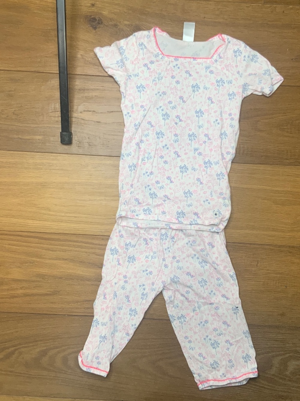 Petit Bateau Matching Set — Short Sleeved Shirt and 3/4 Cropped Pants Flower